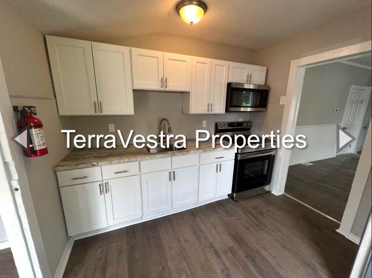 325-327 N Broad St - Photo 2 of 29