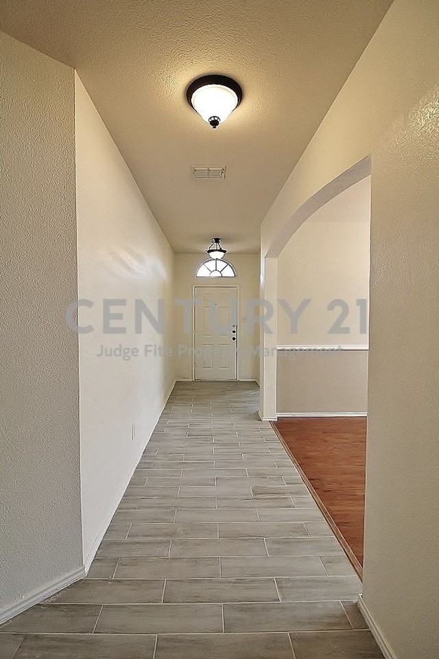 10125 Sourwood Dr - Photo 2 of 16