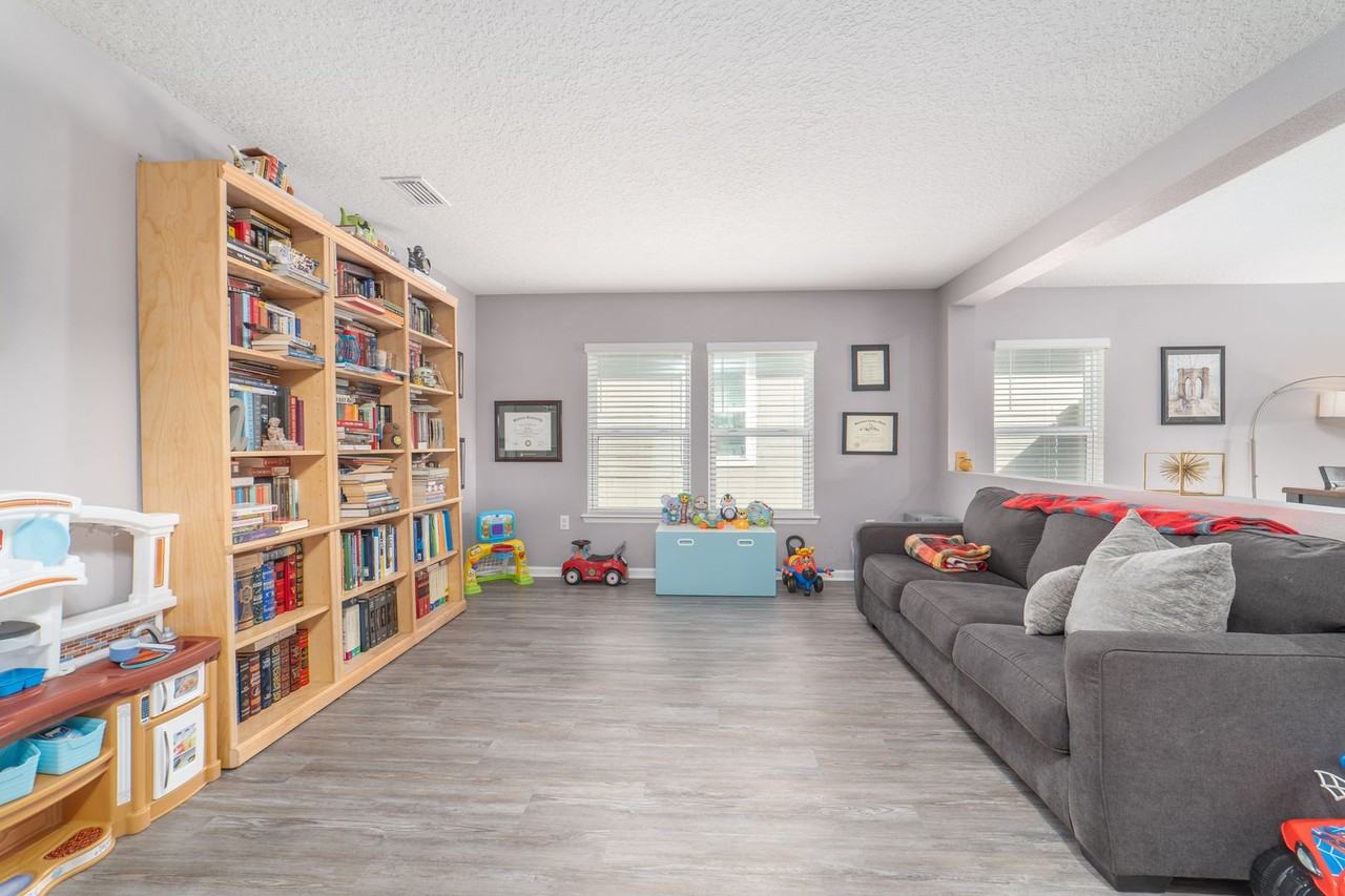 14575 Needham Dr - Photo 7 of 15