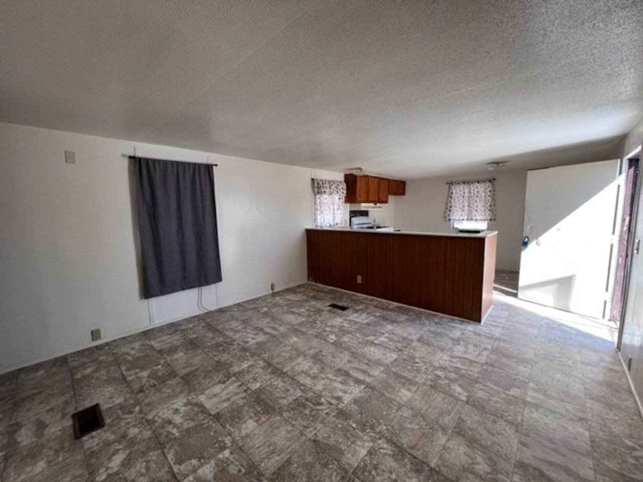 2102 Hermosa Dr - Photo 7 of 23