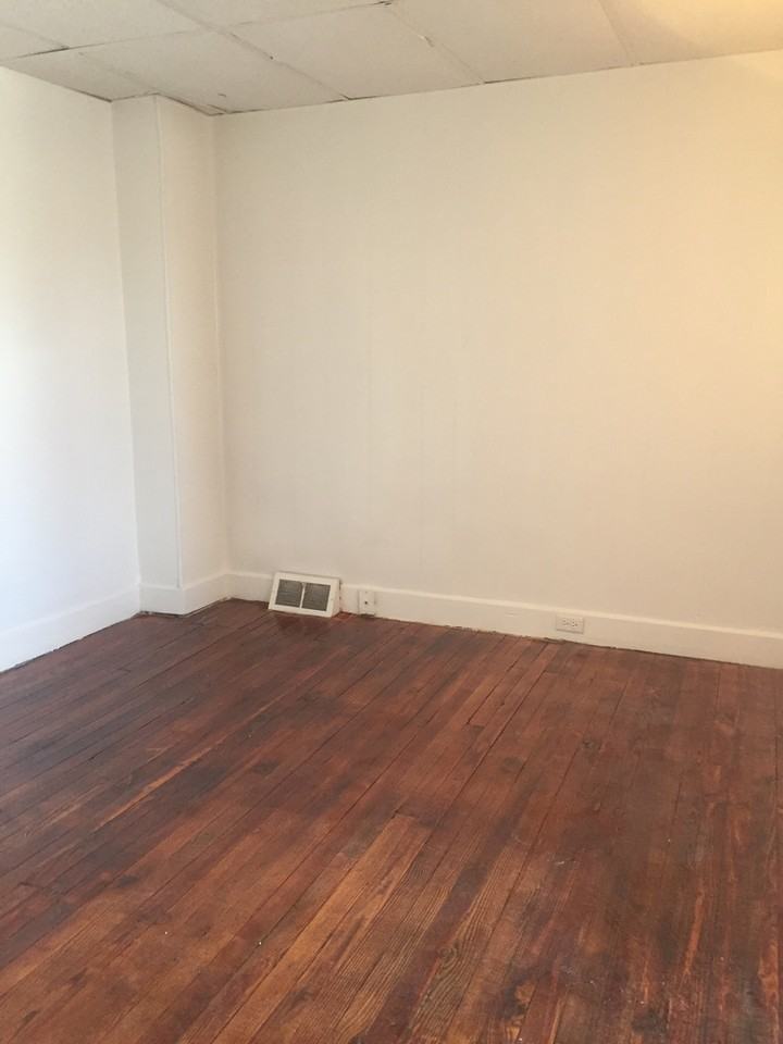 619 Lincoln St - Photo 2 of 16