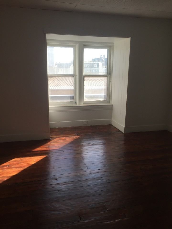 619 Lincoln St - Photo 3 of 16