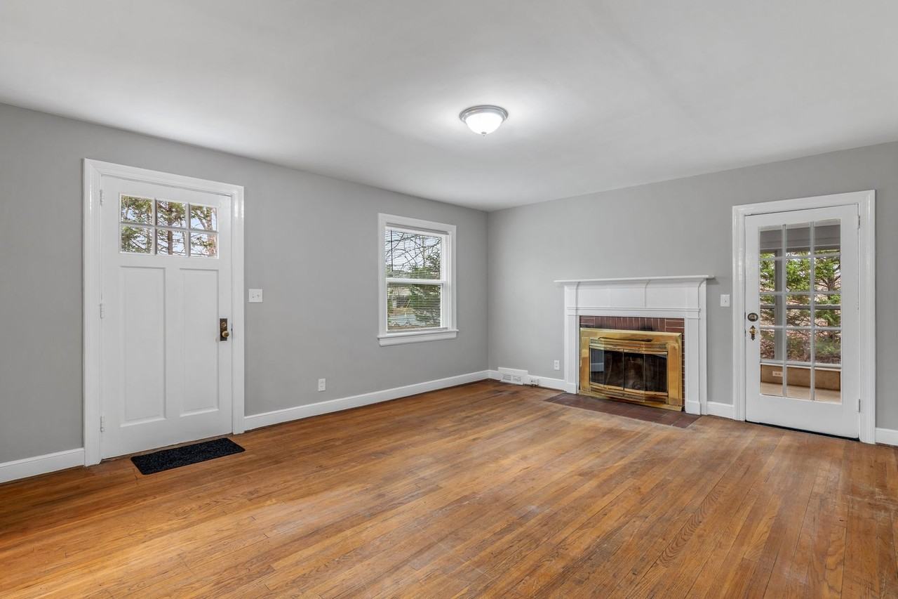 2221 Pinecroft Rd - Photo 4 of 50