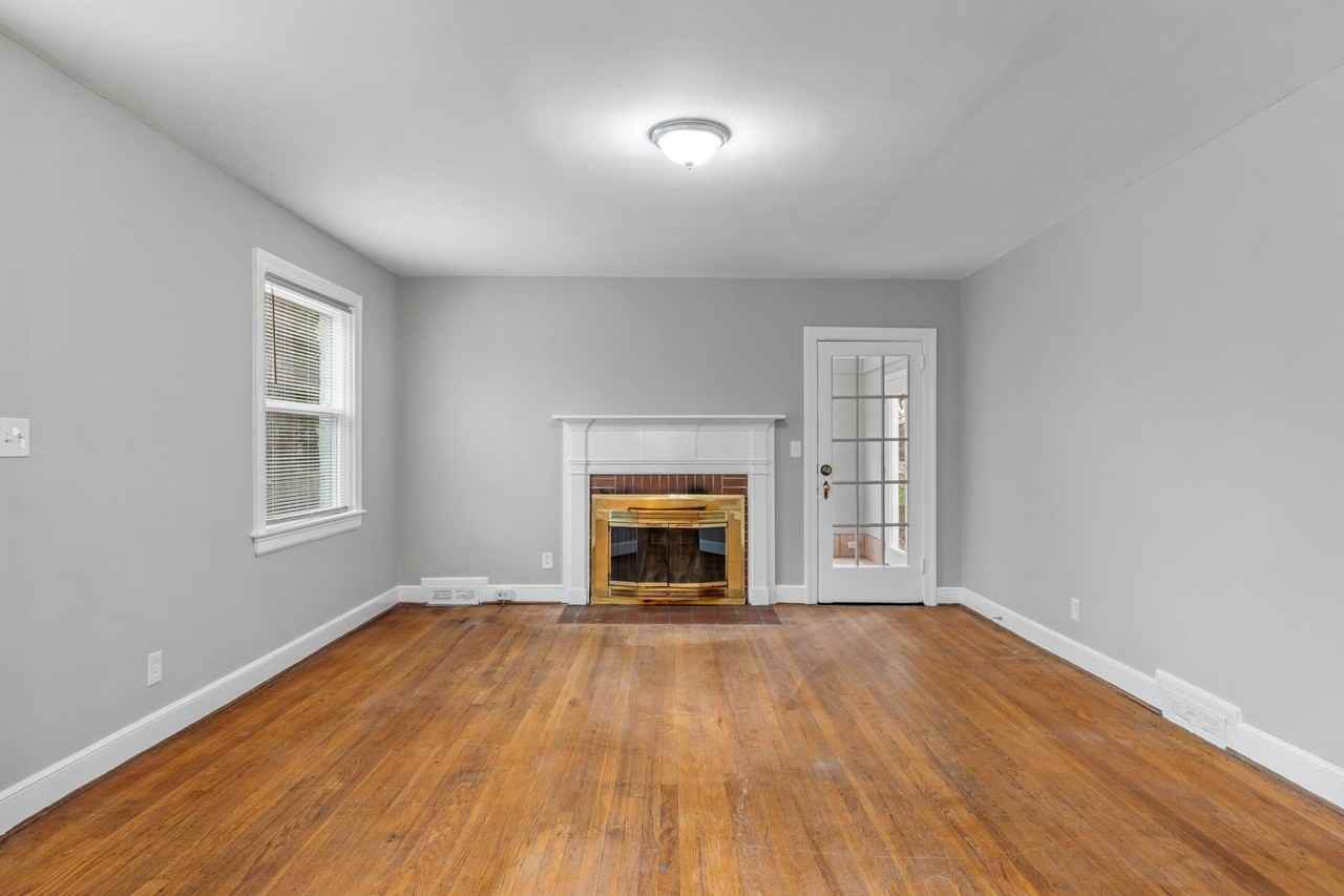 2221 Pinecroft Rd - Photo 7 of 50