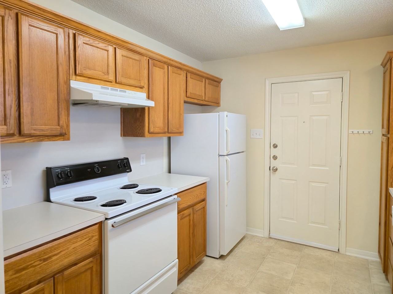 913 Vanessa Dr - Photo 5 of 14