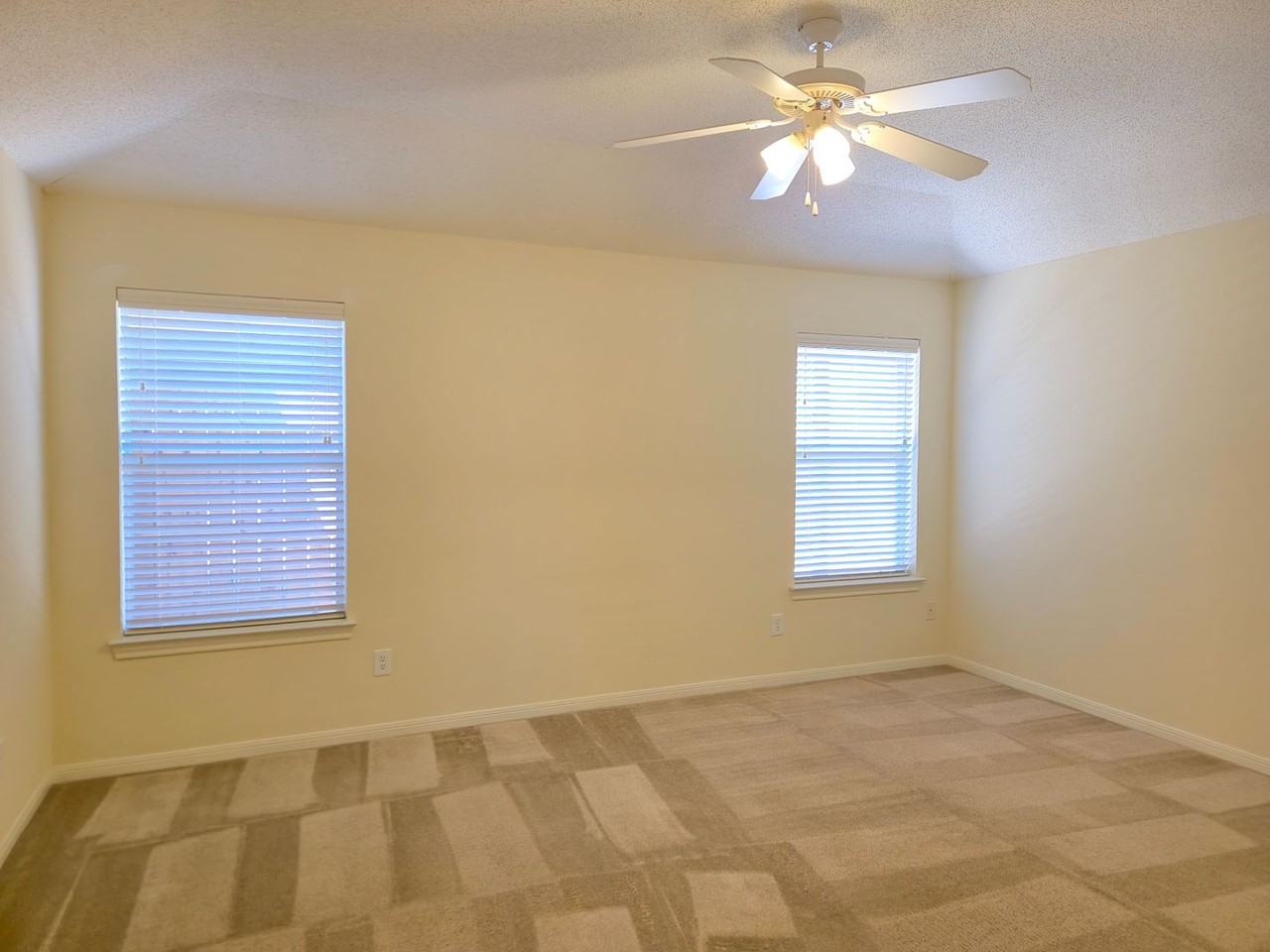 913 Vanessa Dr - Photo 7 of 14