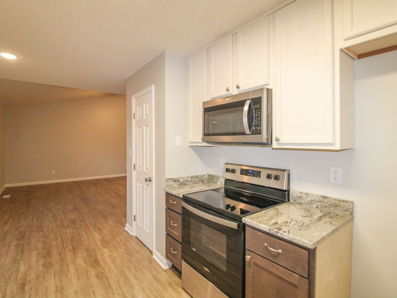 138 Carnegie Loop - Photo 7 of 25