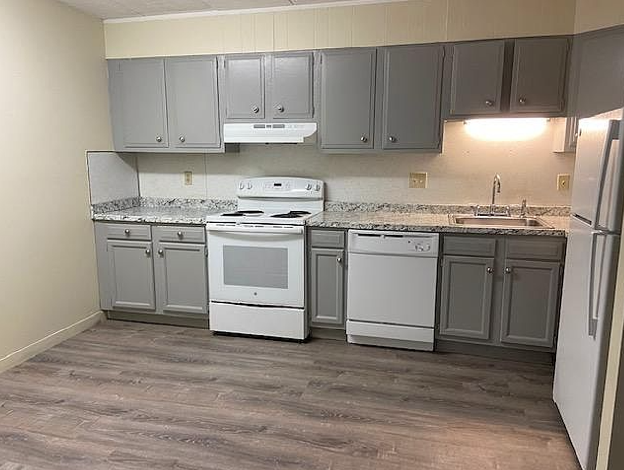 45 Leland St - Photo 2 of 5