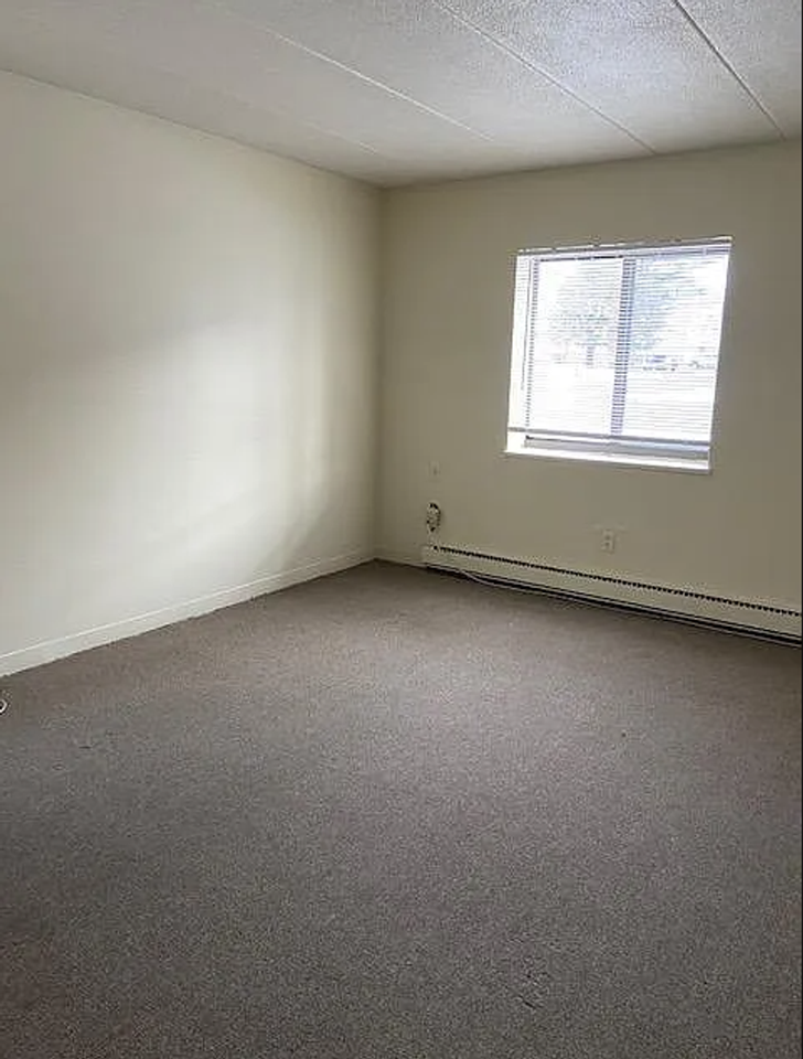 45 Leland St - Photo 3 of 5