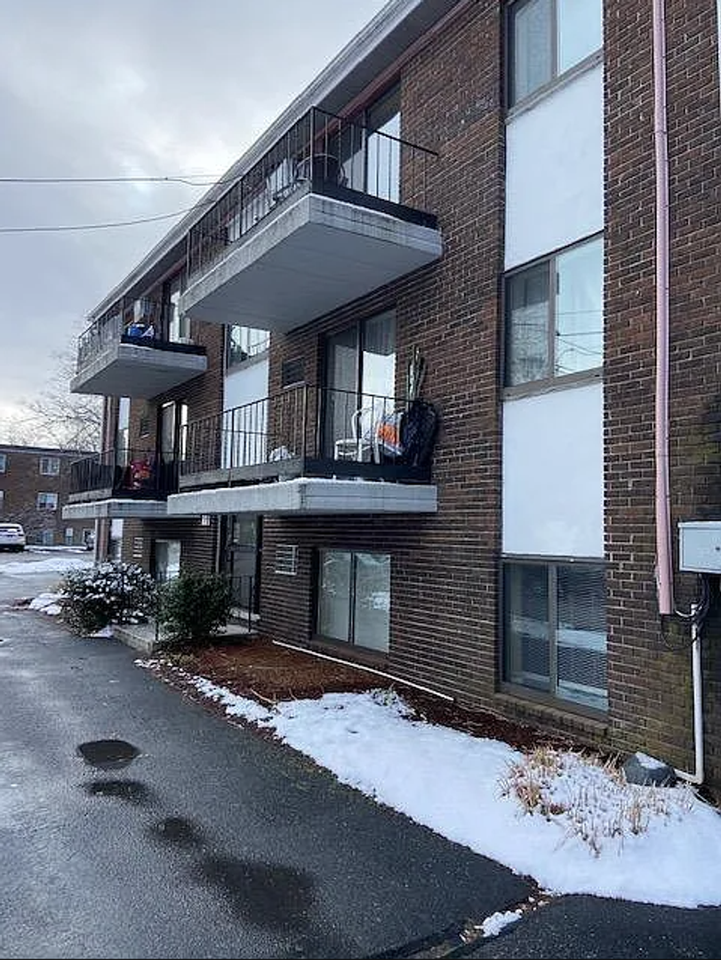 45 Leland St - Photo 5 of 5