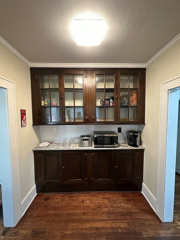 804 12th St - Photo 3 of 7