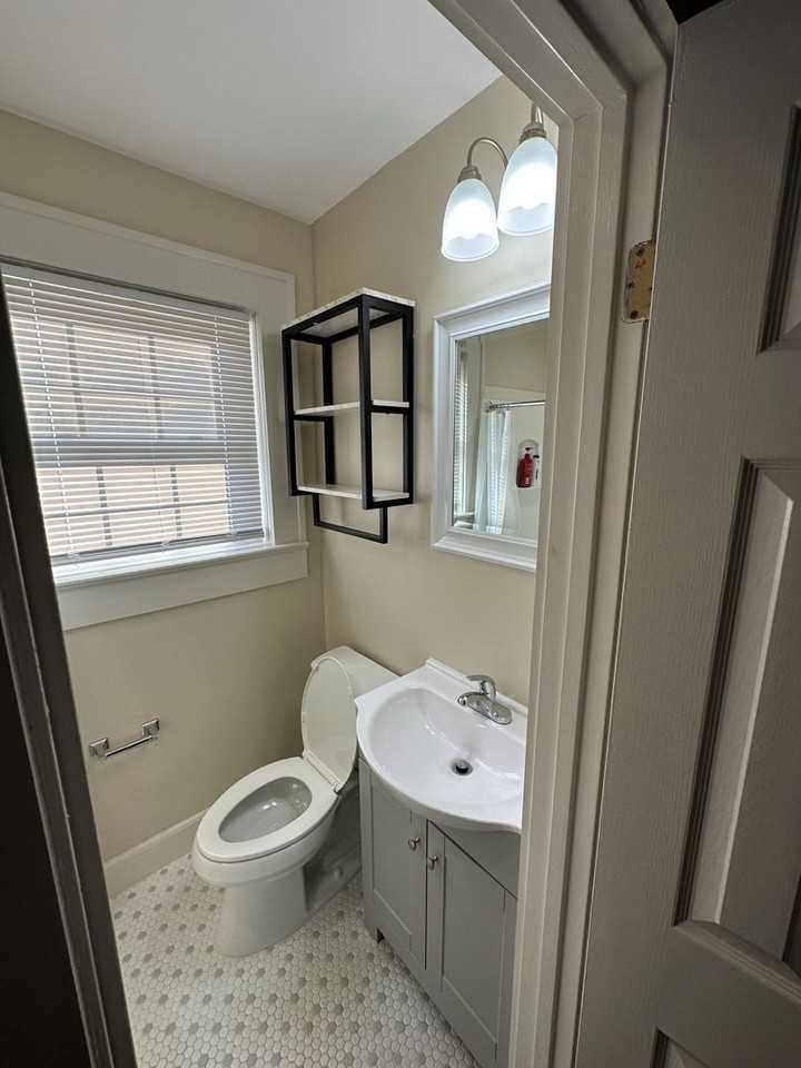 804 12th St - Photo 7 of 7