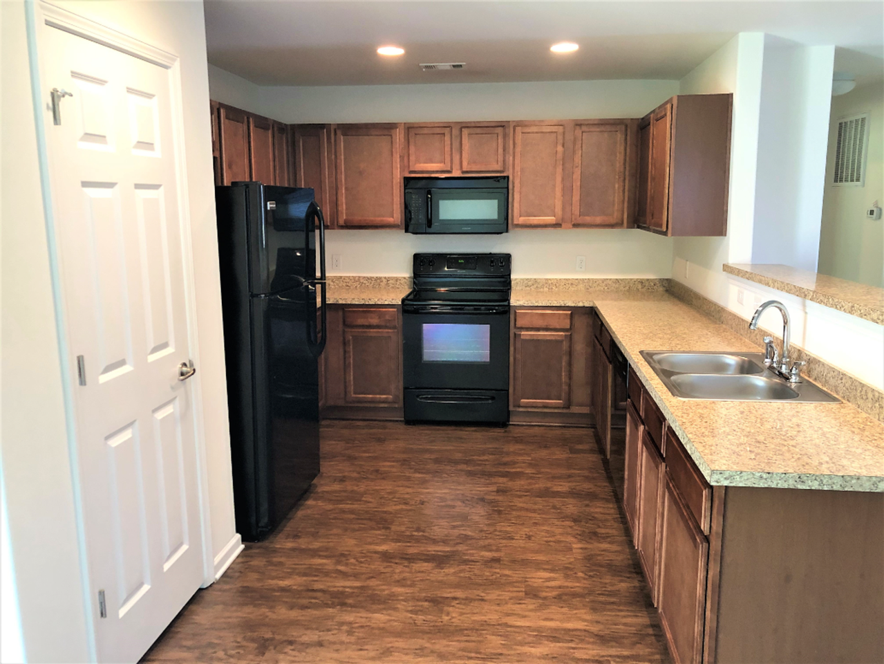 76 Braxton Manor Dr - Photo 4 of 6