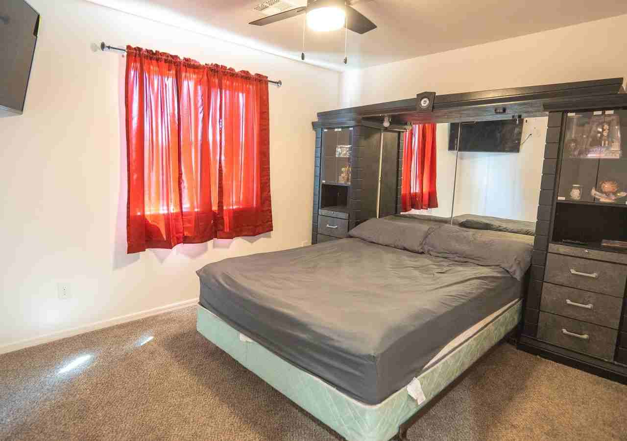 2231 E 14th St - Photo 6 of 17