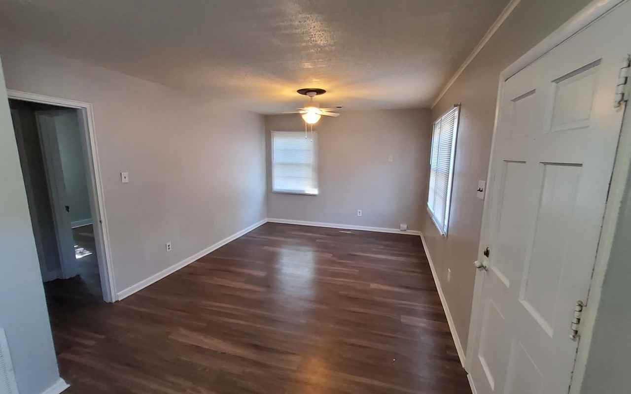 3701 Barron Ave - Photo 2 of 8