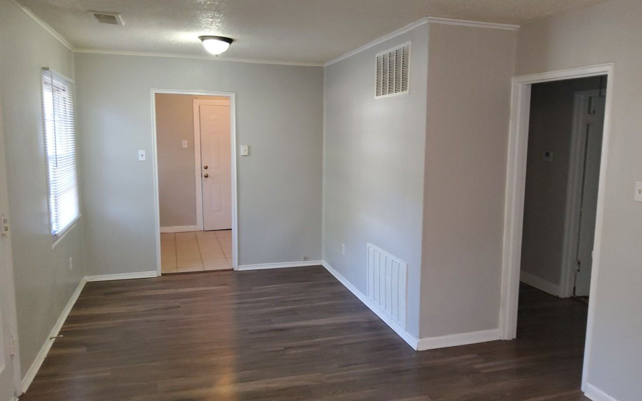 3701 Barron Ave - Photo 3 of 8