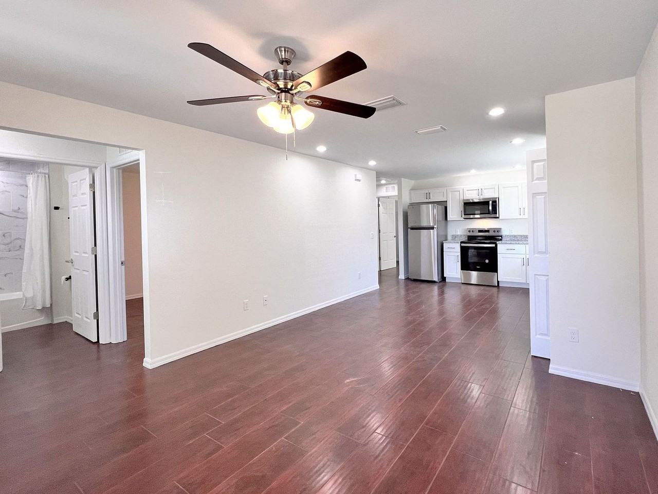 287 W Hampton St - Photo 4 of 21