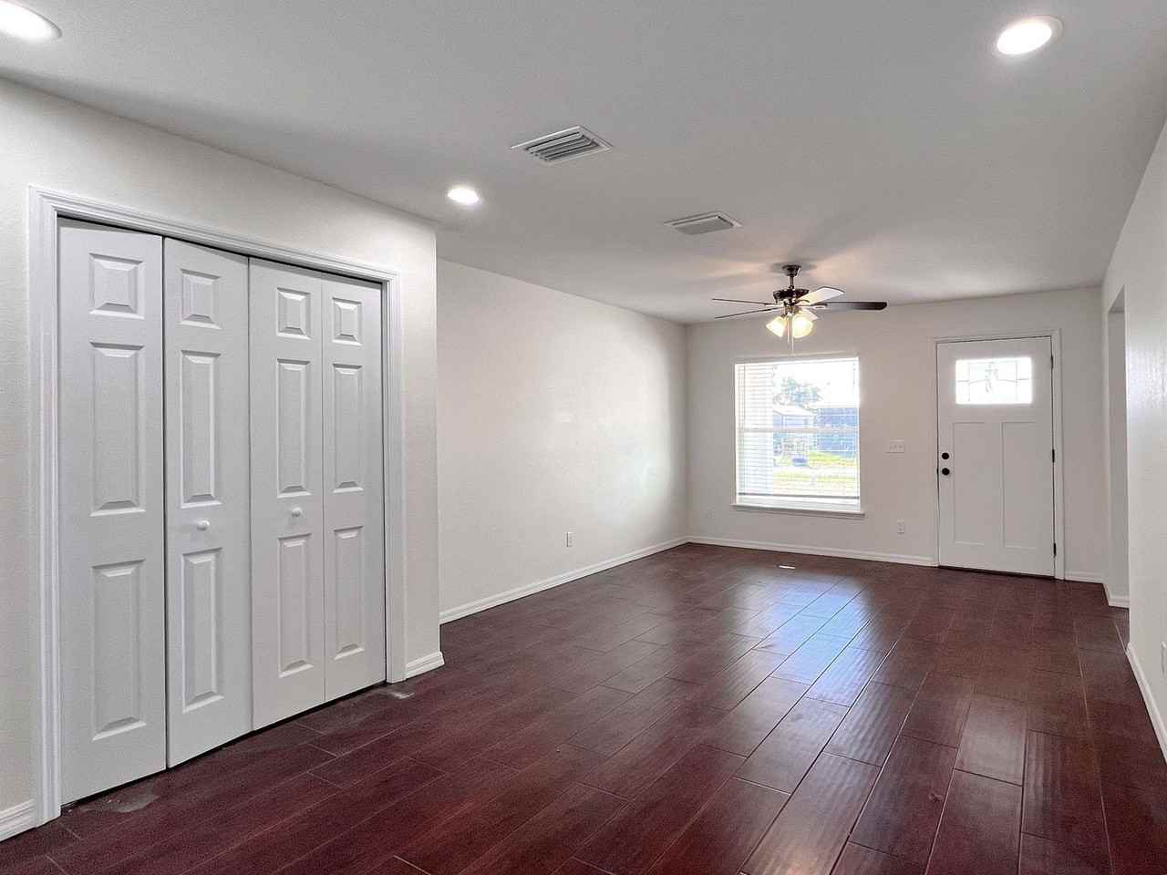 287 W Hampton St - Photo 5 of 21