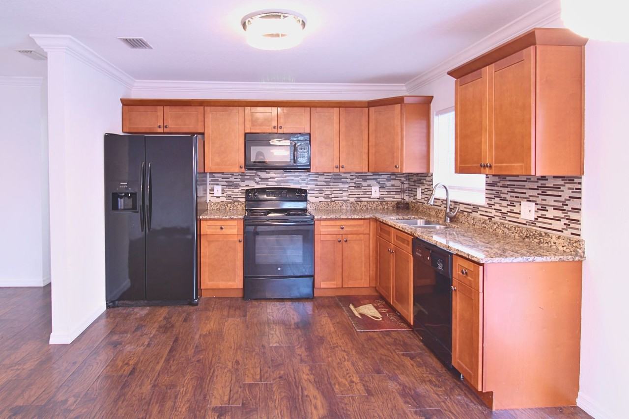 3618 Sarah St - Photo 5 of 19