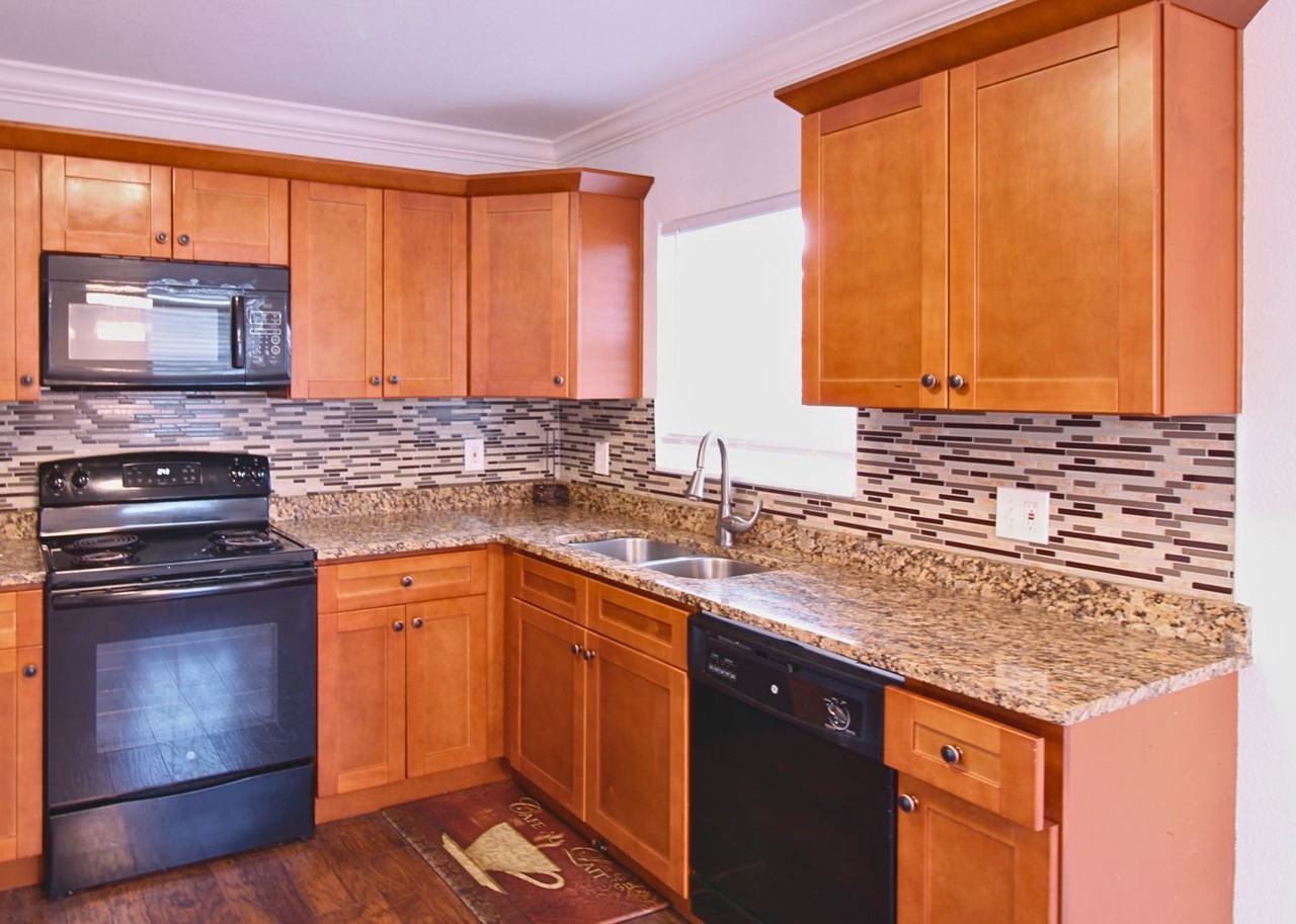 3618 Sarah St - Photo 6 of 19