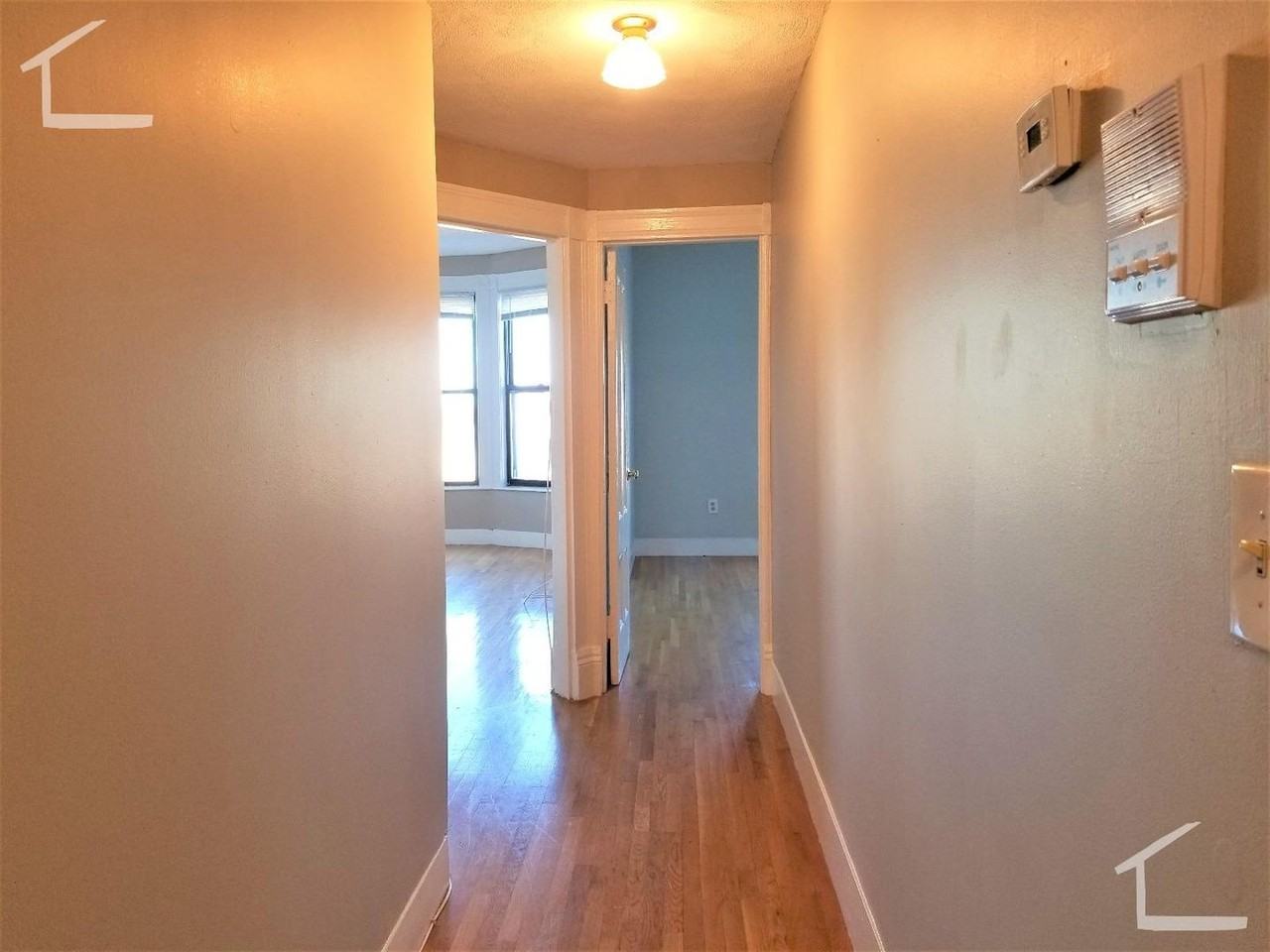 305 Washington St - Photo 3 of 9