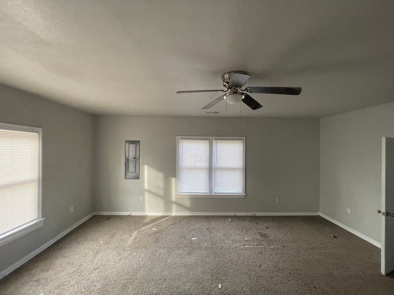 1534 Chestnut St - Photo 4 of 15