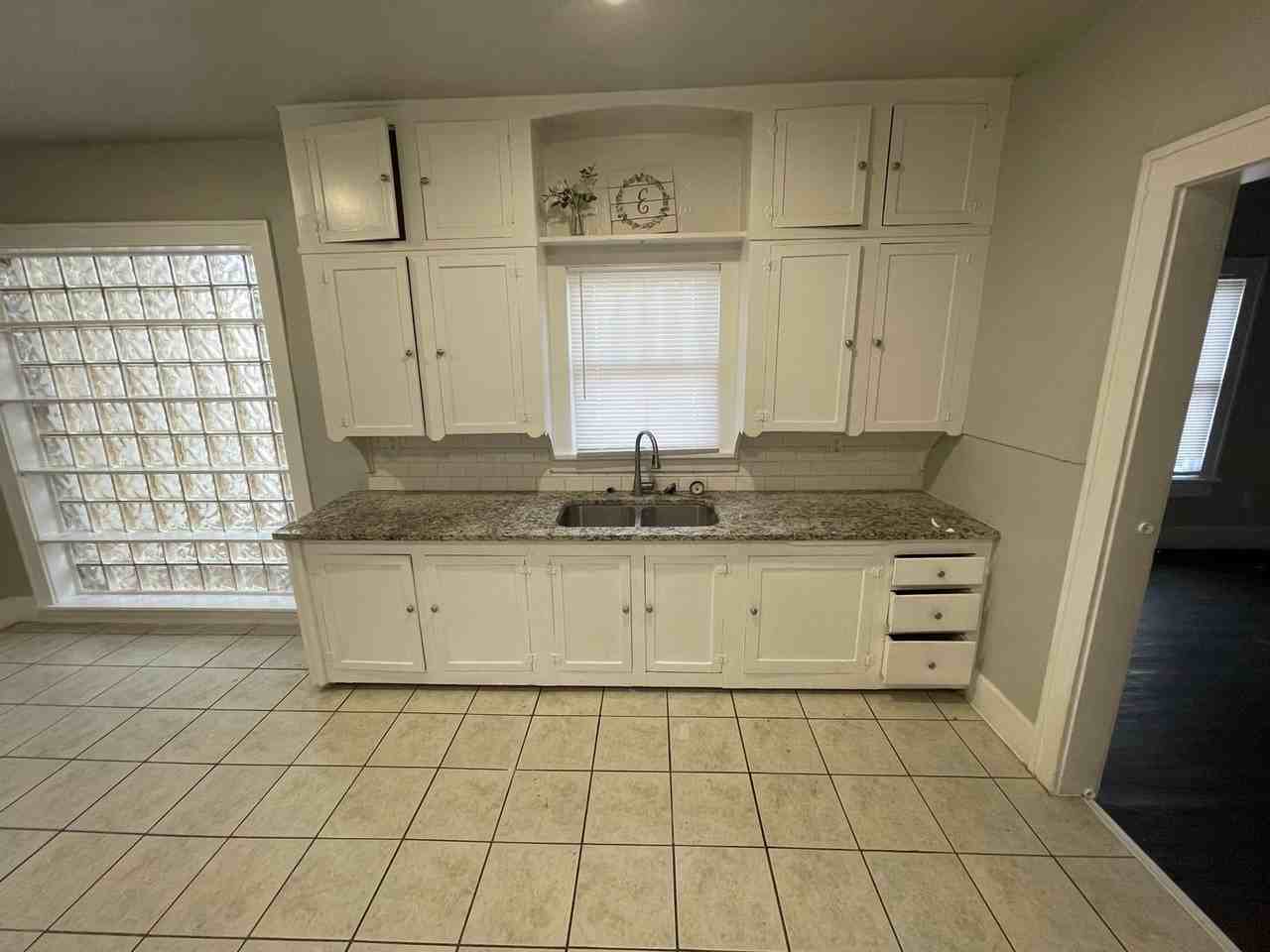 1534 Chestnut St - Photo 6 of 15