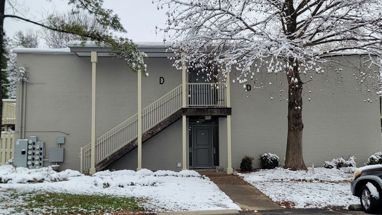 1935 Gardiner Ln #D50