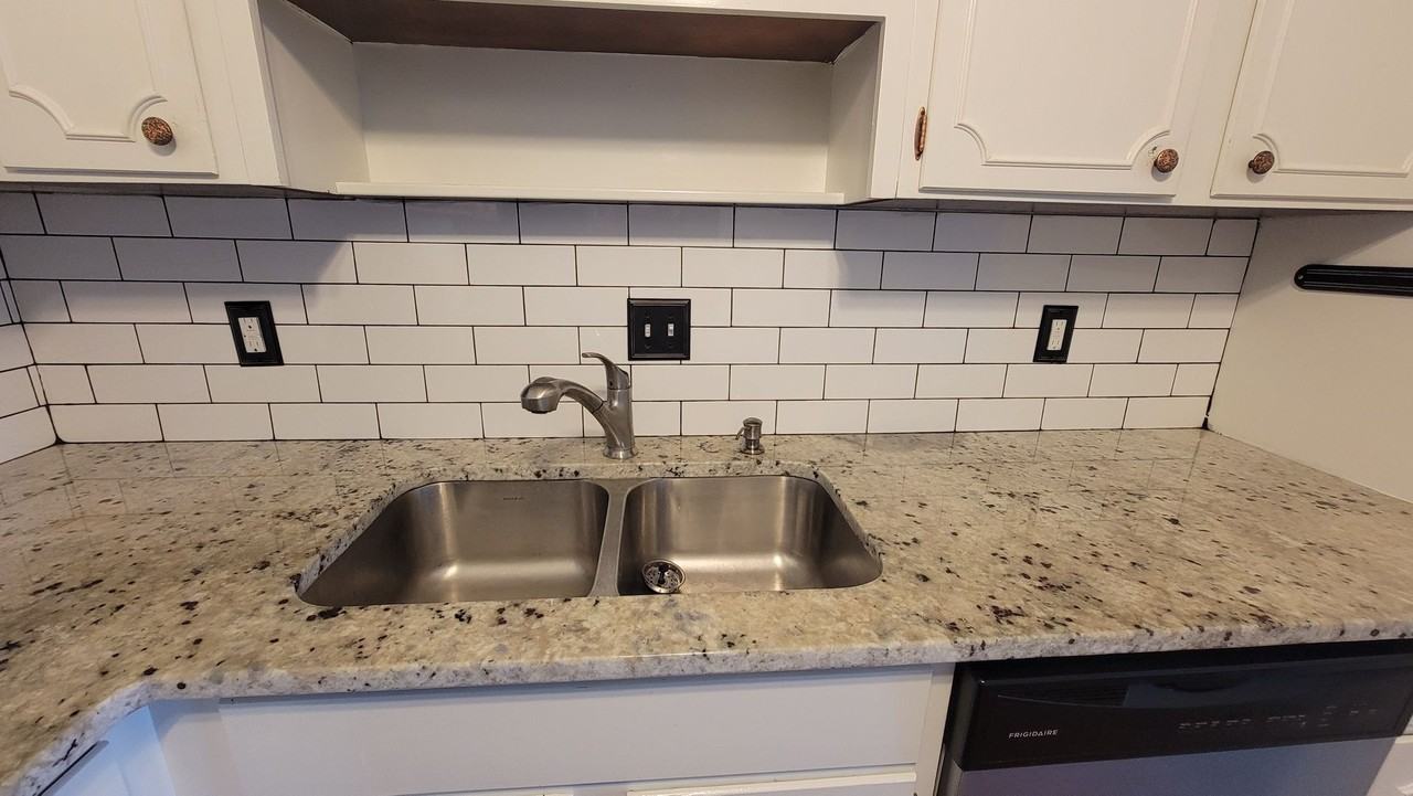 1935 Gardiner Ln #D50 - Photo 6 of 17