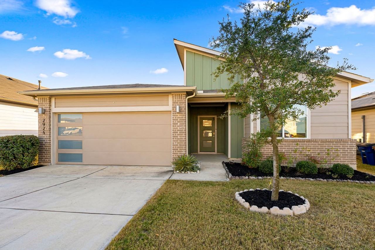 2925 Egan Dr - Photo 2 of 20