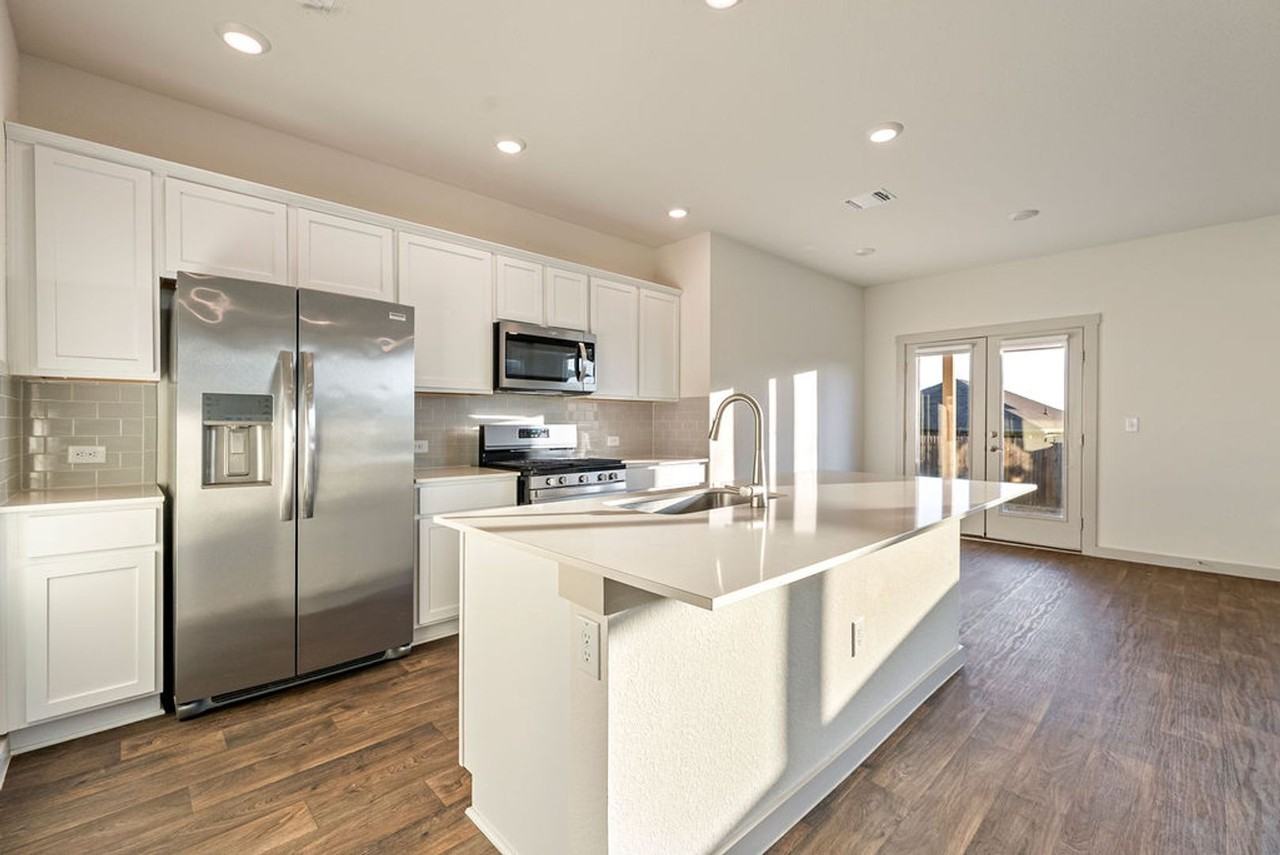 2925 Egan Dr - Photo 6 of 20