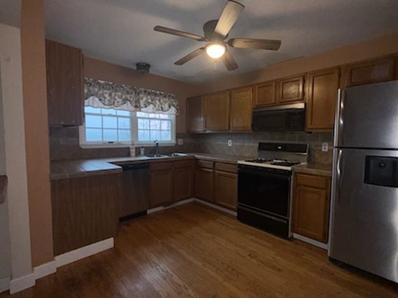 33 Jean Lo Way - Photo 4 of 15