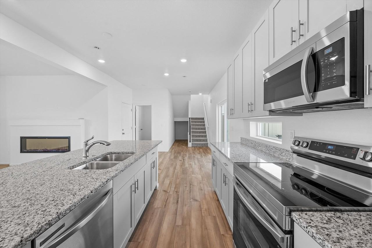 22293 E 38th Pl - Photo 6 of 15