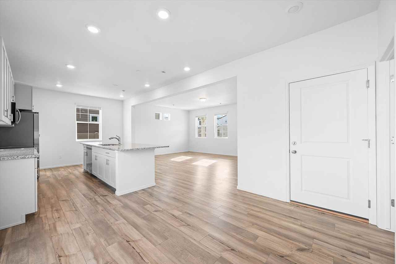 22293 E 38th Pl - Photo 7 of 15