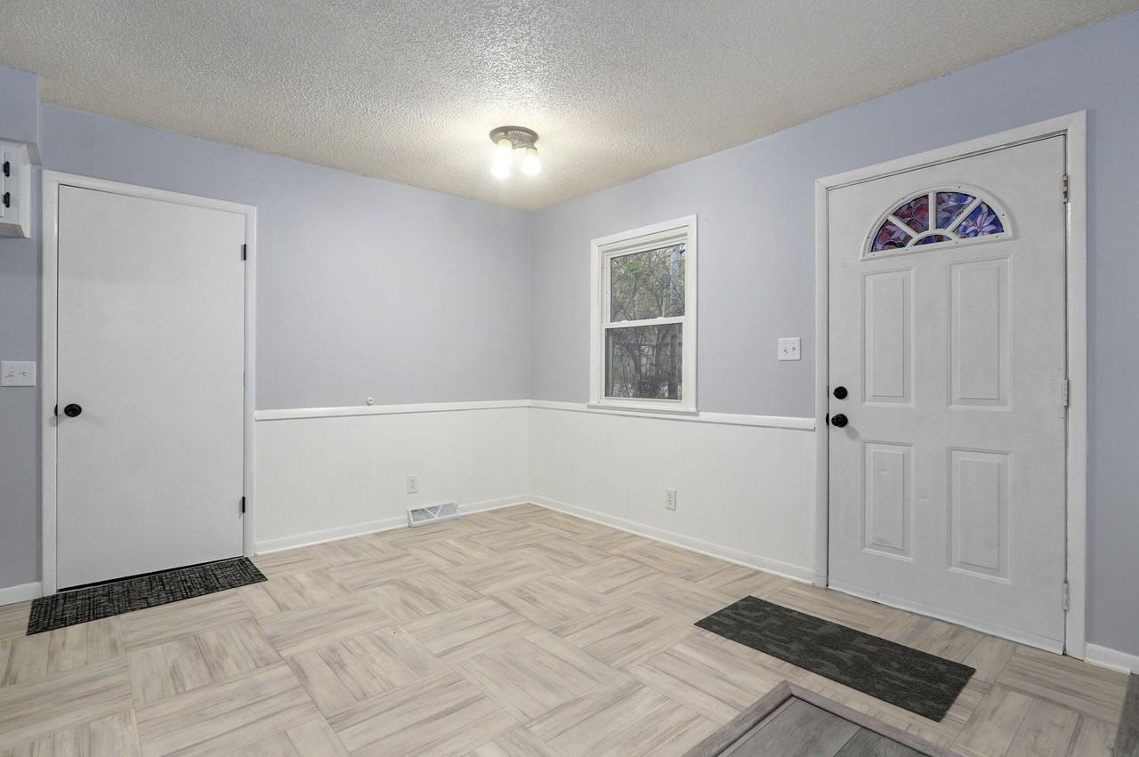 2659 E Pacific St - Photo 4 of 21