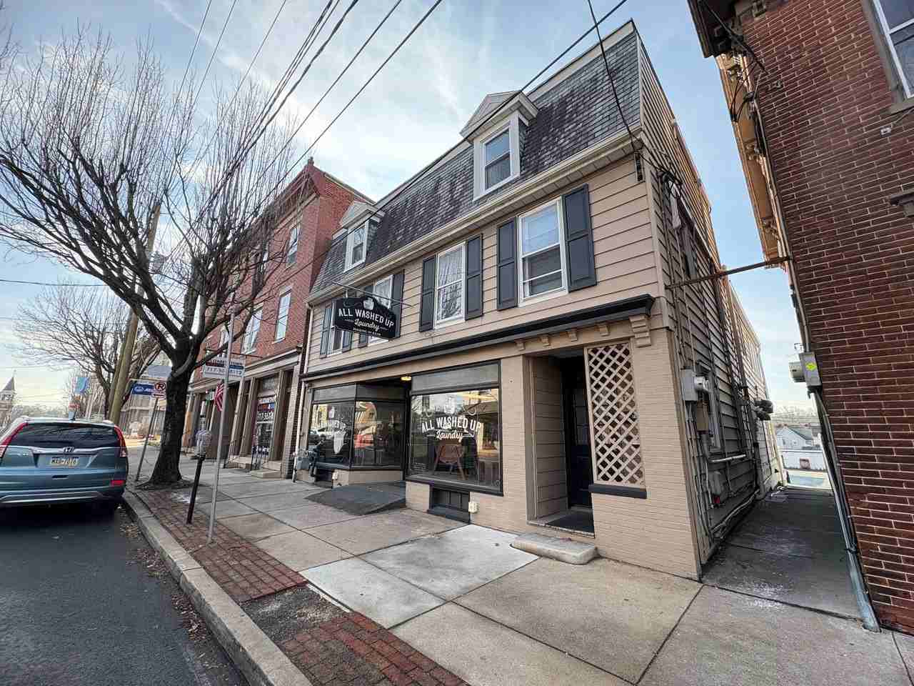 114 S Market St - Photo 3 of 14