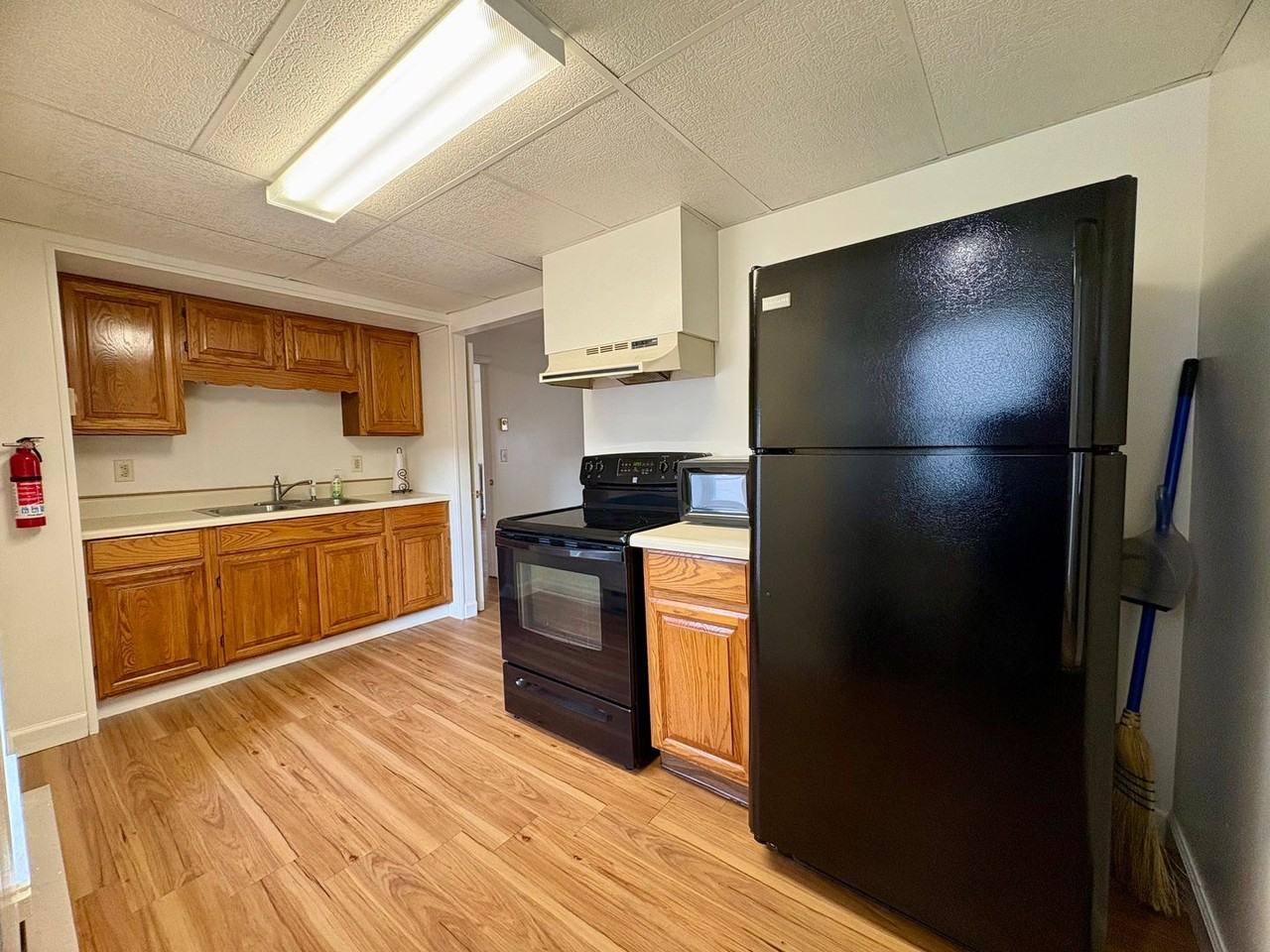 114 S Market St - Photo 6 of 14