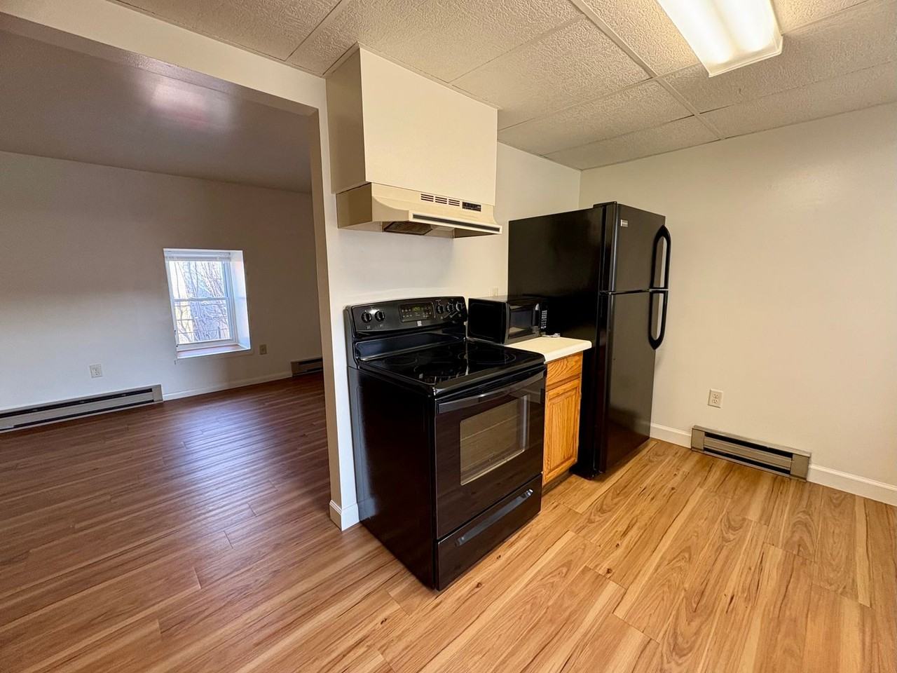 114 S Market St - Photo 7 of 14