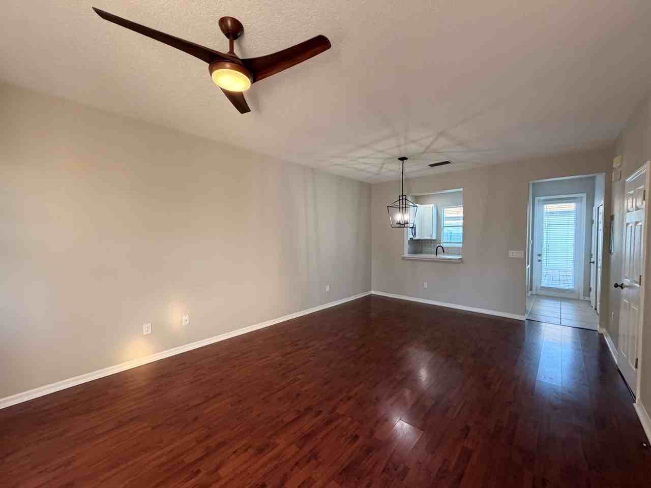 14421 Vashons Way - Photo 5 of 34