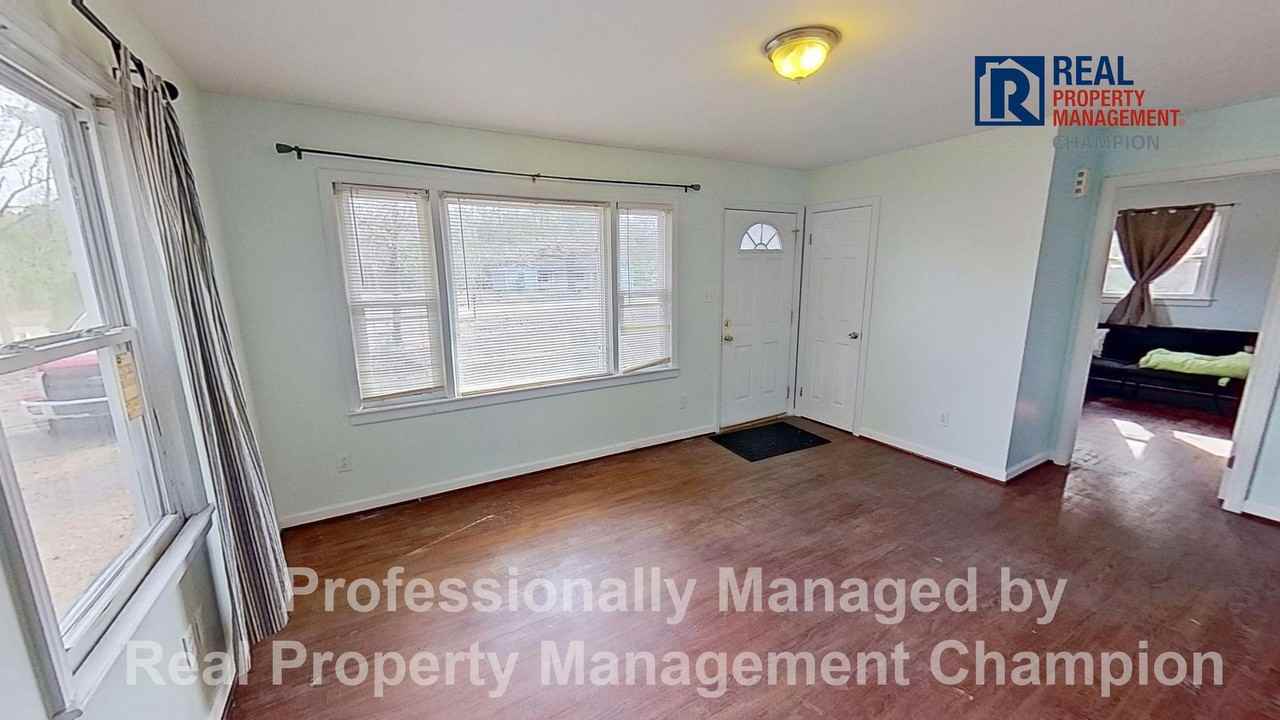 2235 Hines Farm Rd - Photo 2 of 13