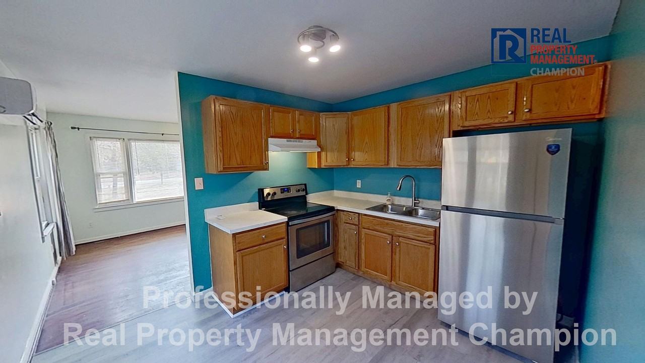 2235 Hines Farm Rd - Photo 3 of 13