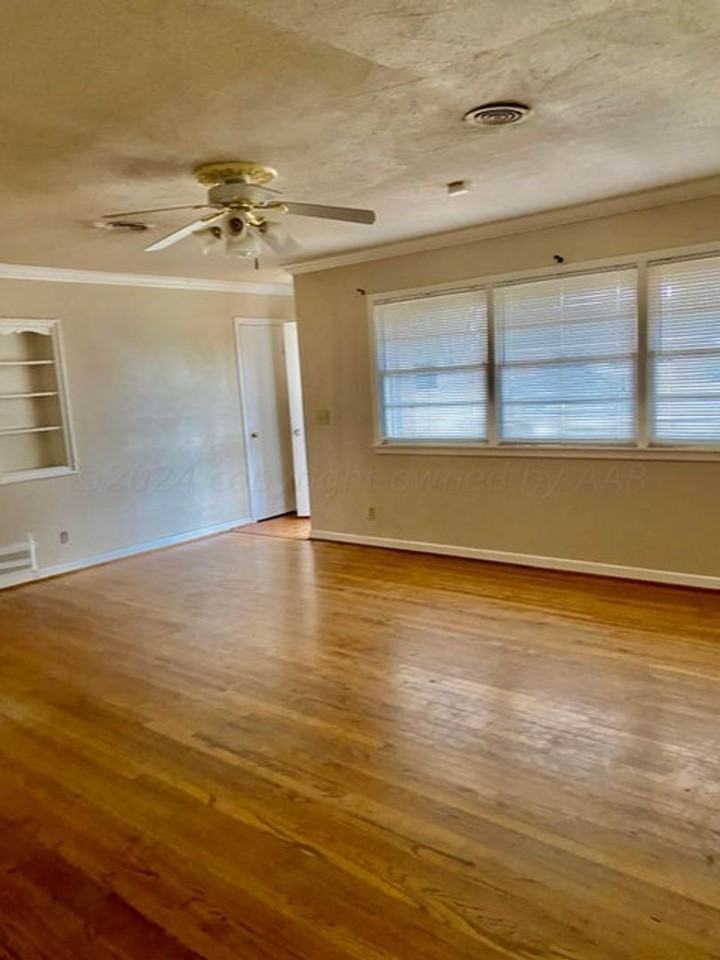 3309 Paramount Blvd - Photo 5 of 24