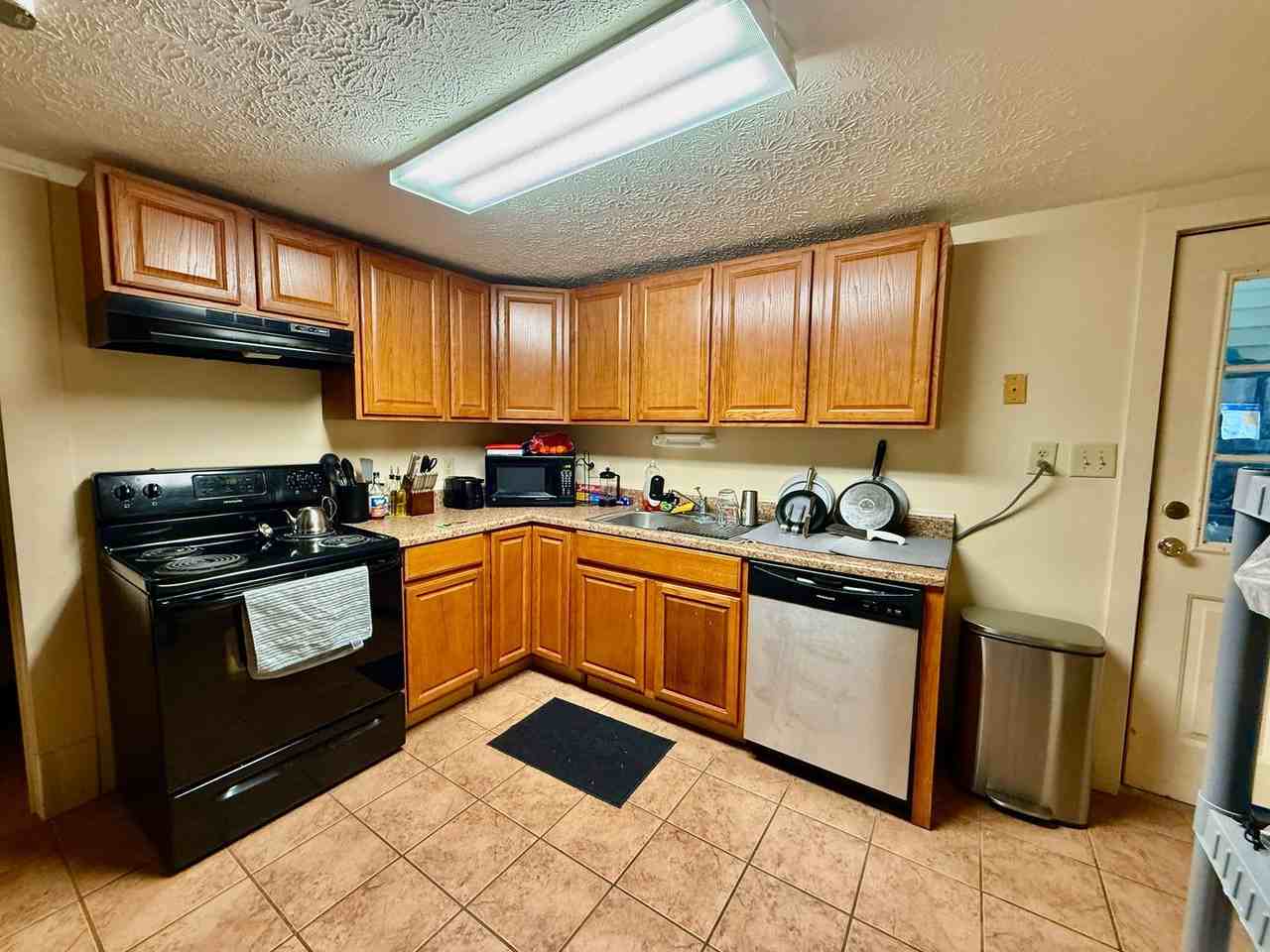 424 Woodland Ave #A - Photo 6 of 34