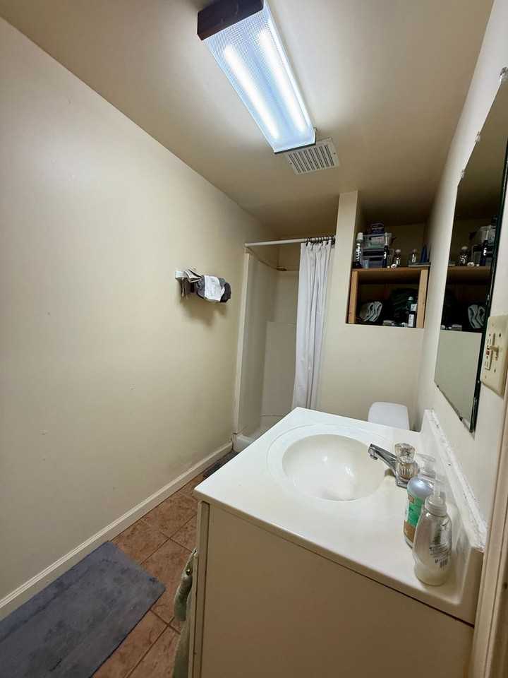 424 Woodland Ave #A - Photo 7 of 34
