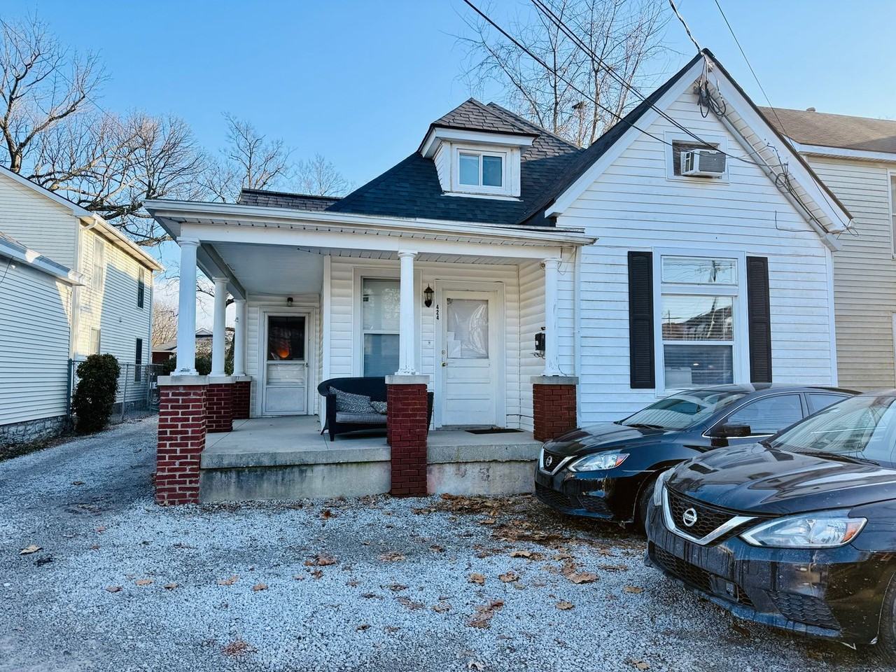 424 Woodland Ave #B - Photo 2 of 26