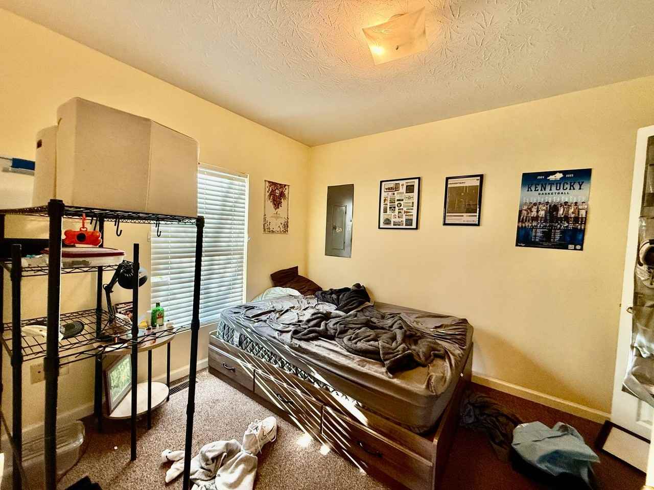 424 Woodland Ave #B - Photo 7 of 26