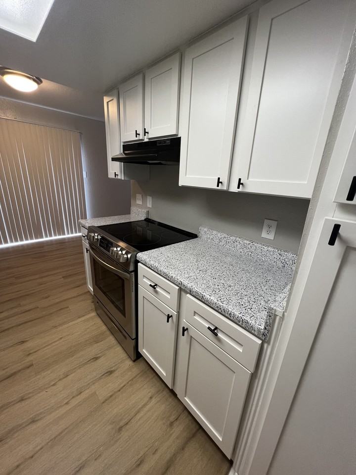 1005 Sunset Dr #1005 - Photo 2 of 29