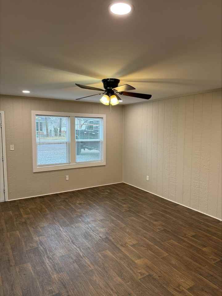 304 4th St #1 - Photo 5 of 13