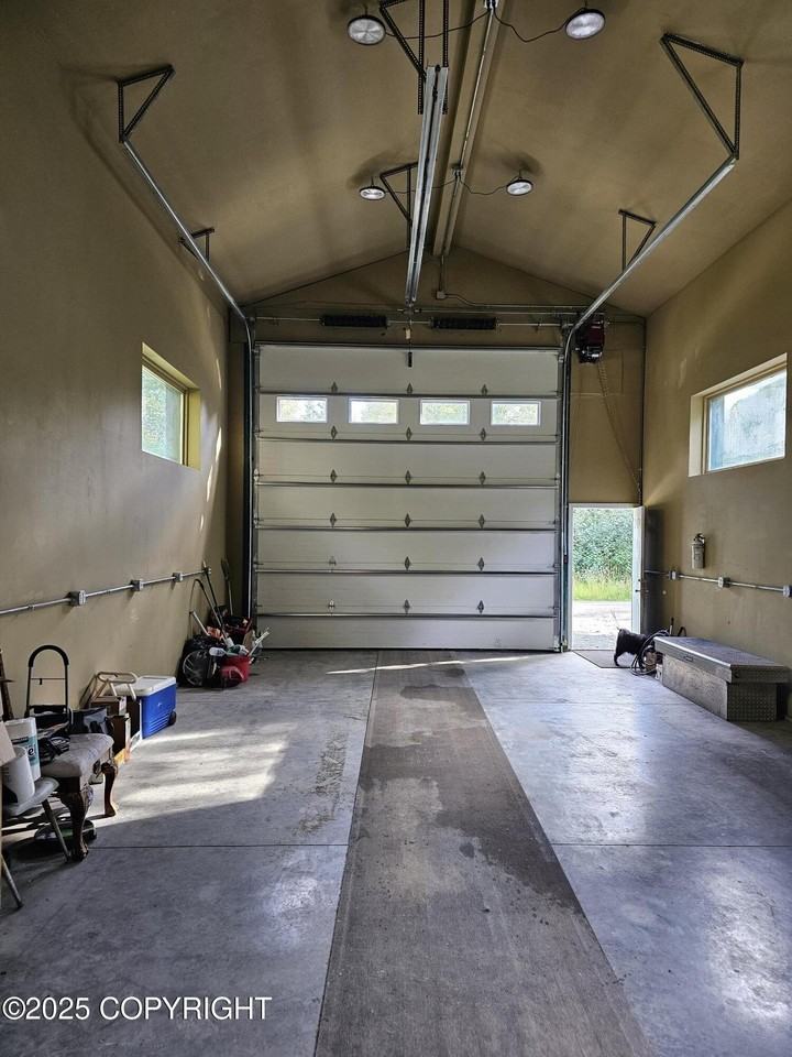 11211 W Milkyway Ln - Photo 3 of 8