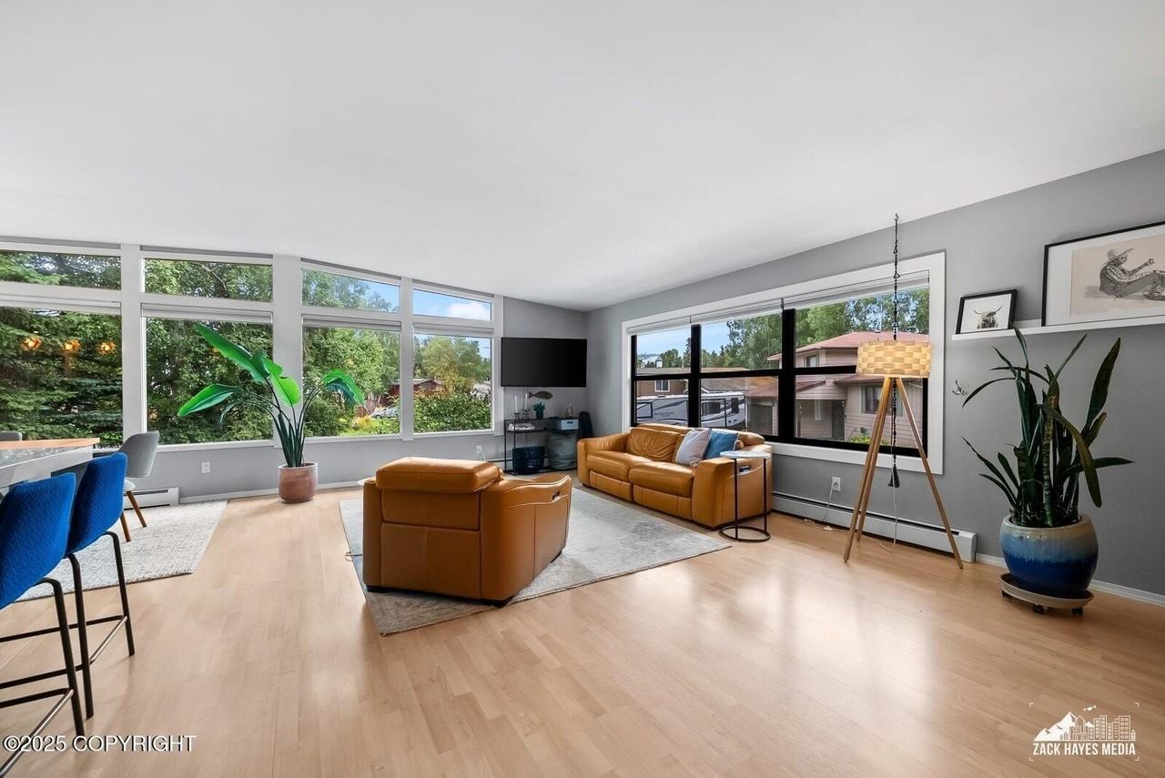 5003 Sillary Cir - Photo 4 of 40